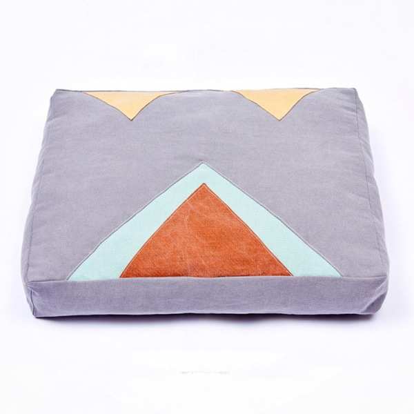 triangle patch cushion (Grey)